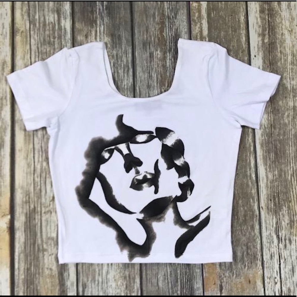 Sleeping lady crop top
